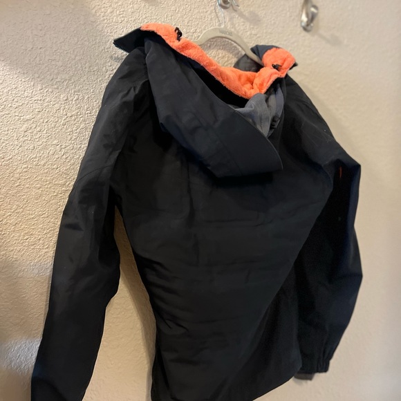 Volcom Gortex Snow Jacket - Picture 3 of 7